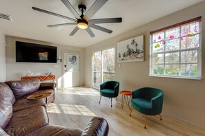 TV, table tennis, books - Waterfront Weeki Wachee Home w/ Dock & Game Room! (Spring Hill)