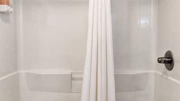 Asciugacapelli, asciugamani, sapone, shampoo