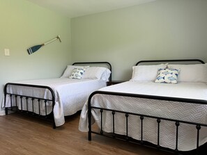 2 chambres, fer et planche à repasser, Wi-Fi gratuit, draps fournis