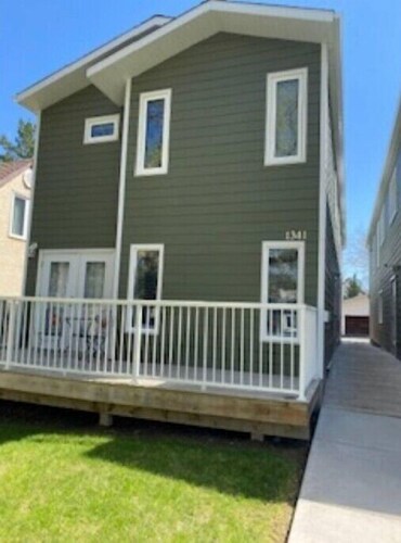 Spacious 2 Bdm. Accessible.

