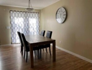 Dining - Spacious 2 Bdm. Accessible.
(Regina)