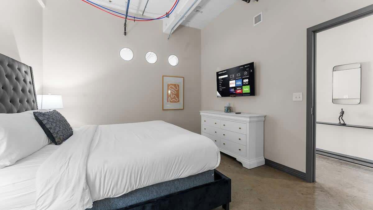 1 bedroom, iron/ironing board, travel crib, WiFi