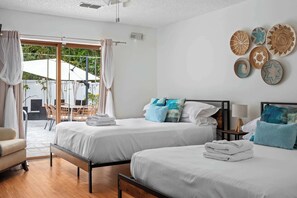 3 bedrooms, iron/ironing board, WiFi, bed sheets - Clearwater Getaway•Heated Pool•Mini Golf•Game Room (Largo)