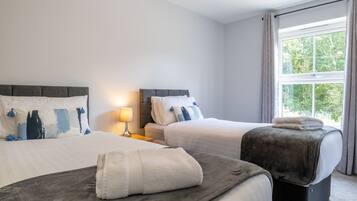 House | 5 bedrooms, iron/ironing board, free WiFi, bed sheets