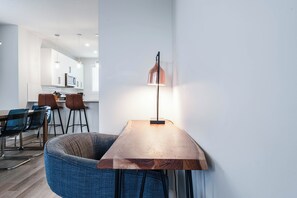 Dining - Spacious 3 BR Corner Townhome in Evanston Park! (Calgary)