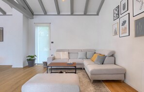 Fernseher, Stereoanlage