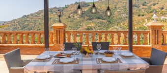 Villa Almijara Cómpeta by Ruralidays