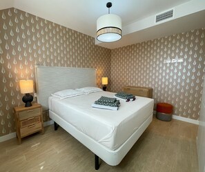 4 Schlafzimmer, Bügeleisen/Bügelbrett, kostenloses WLAN, Bettwäsche