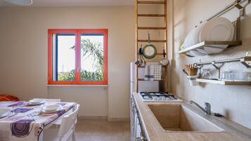 Réfrigérateur, plaque de cuisson