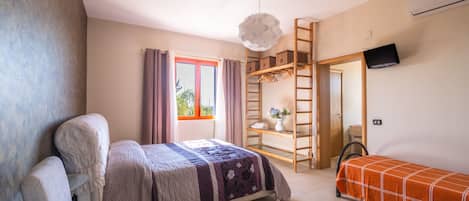 1 bedroom, free WiFi, bed sheets