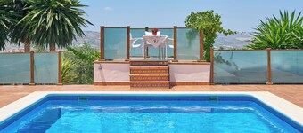 Country House 'Casa Rural La Brisa' with Mountain View, Private Pool and Air Conditioning