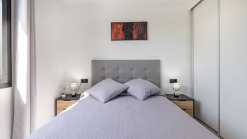 3 dormitorios, tabla de planchar con plancha, wifi gratis y ropa de cama