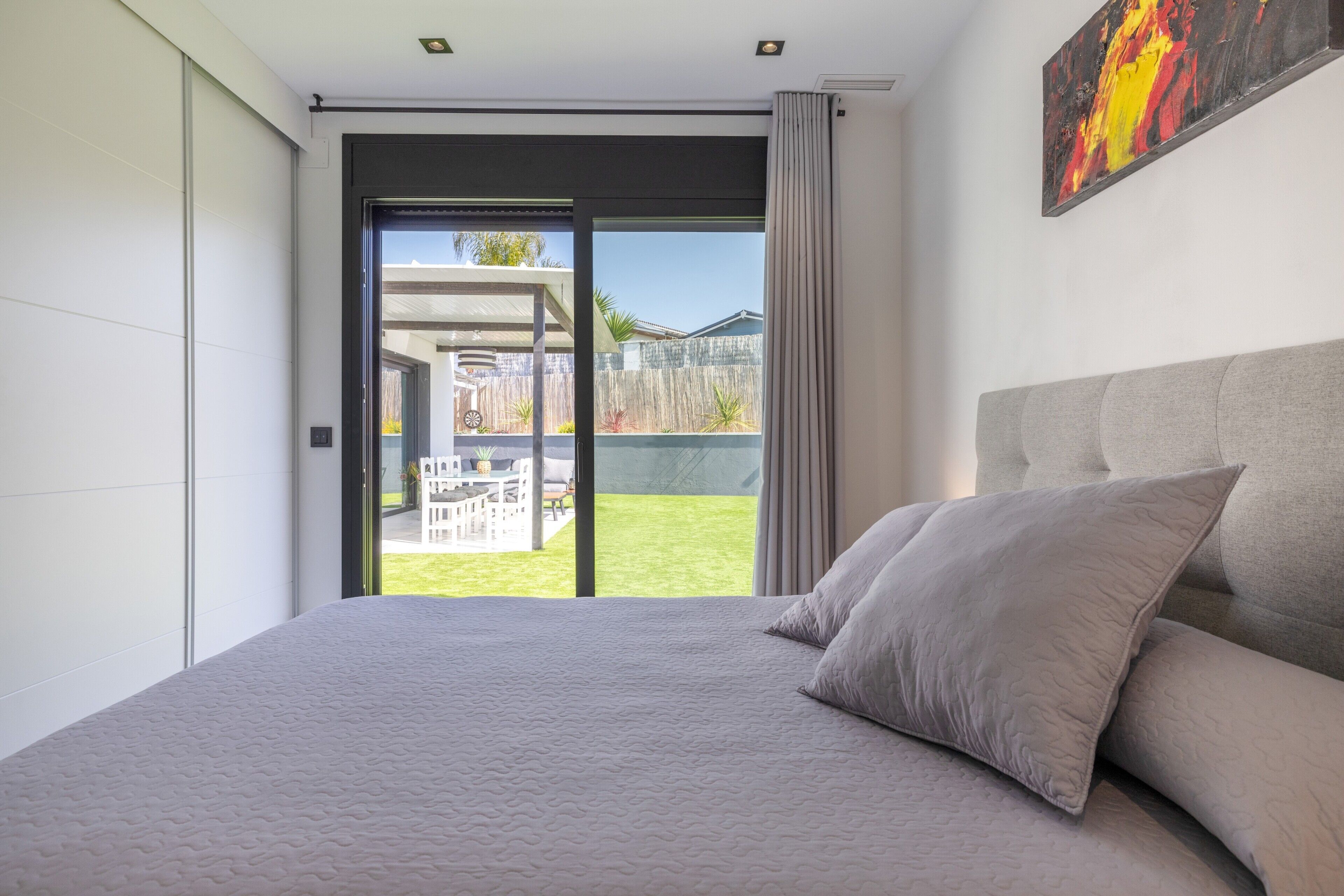 3 bedrooms, iron/ironing board, free WiFi, bed sheets