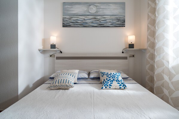 2 bedrooms, free WiFi, bed sheets - Apartment 'Appartamento Ginepro 2' with Private Terrace, Wi-Fi and Air Conditioning (Cala Gonone)