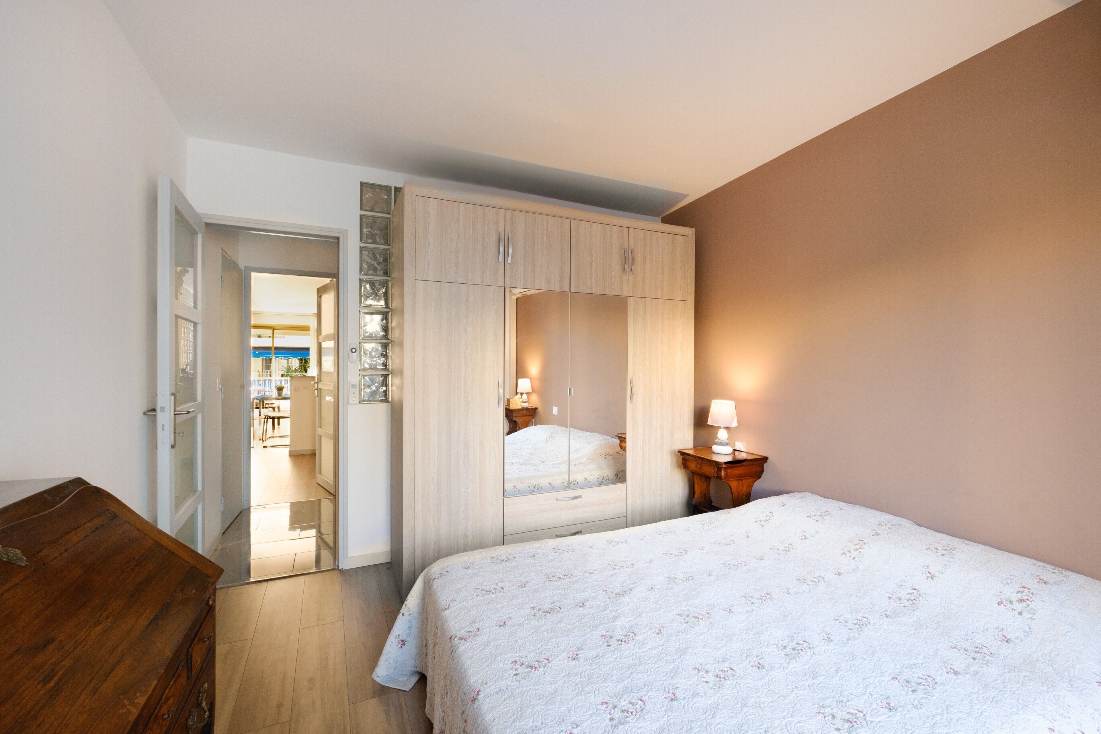 2 habitaciones, wifi gratis y ropa de cama 