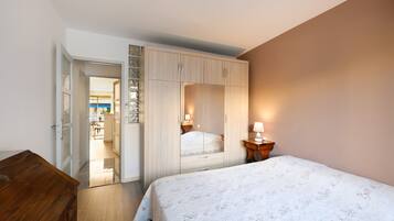 2 bedrooms, free WiFi, bed sheets