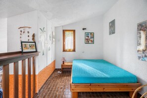 1 chambre, fer et planche Ă repasser, draps fournis