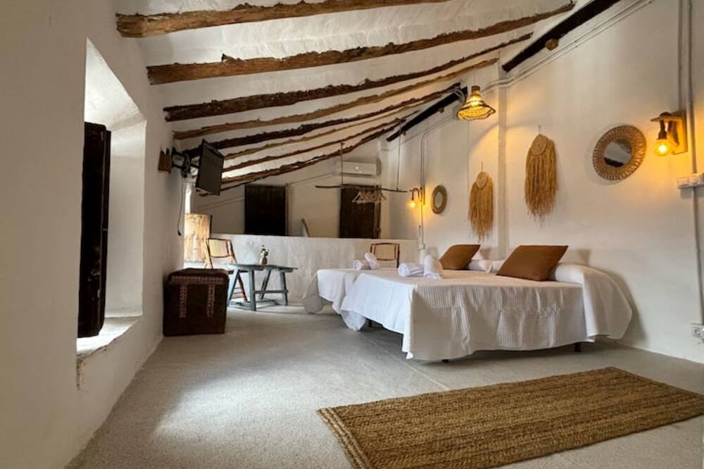 Studio Apartment 'Alojamiento Verdala' with Shared Garden, Wi-Fi and Air Conditioning