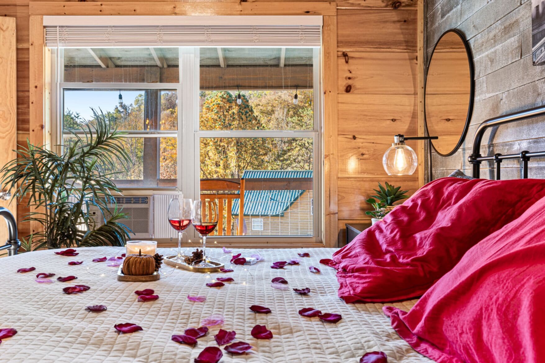 Family Cabin | 2 bedrooms, WiFi (free), bed sheets
