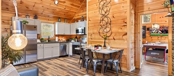 Family Oasis By Ghosal Luxury Lodging