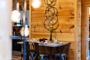 Chalet rustique familial | Salle à manger