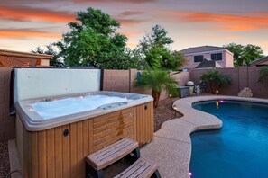 Pool - Hidden Paradise - El Mirage
15 minutes to Cardinal Stadium and city attractions! (El Mirage)