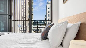 1 habitación, escritorio y cortinas blackout