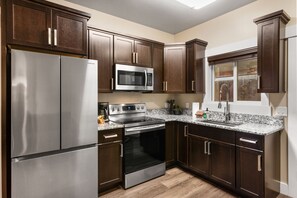 公寓 | 私人厨房 | 大冰箱、微波炉、烤箱、炉灶