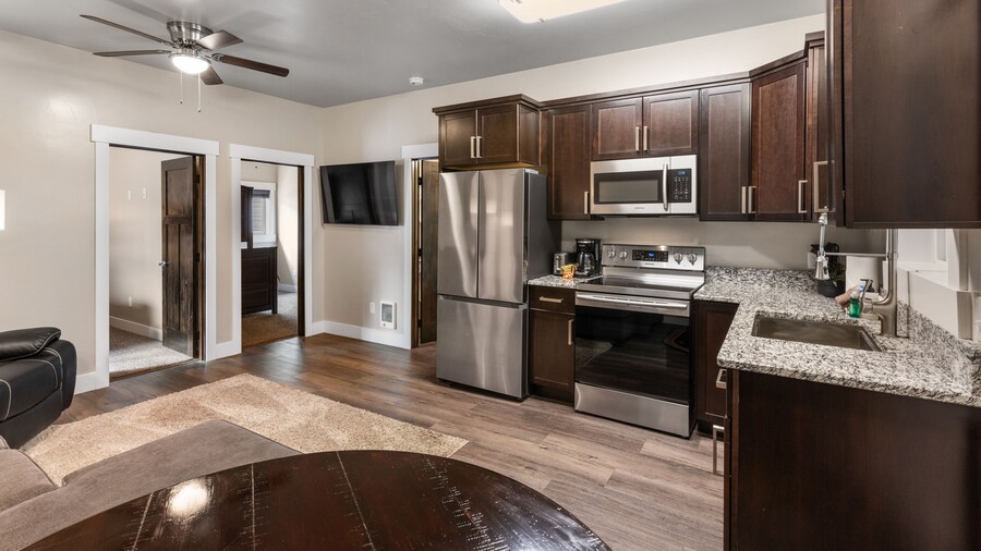 The Yellowstone Hideaway Unit C