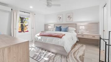 3 bedrooms, desk, iron/ironing board, travel cot