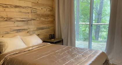 En Forêt, Tranquille, Sans Voisin Proche Mais Proche de Tout