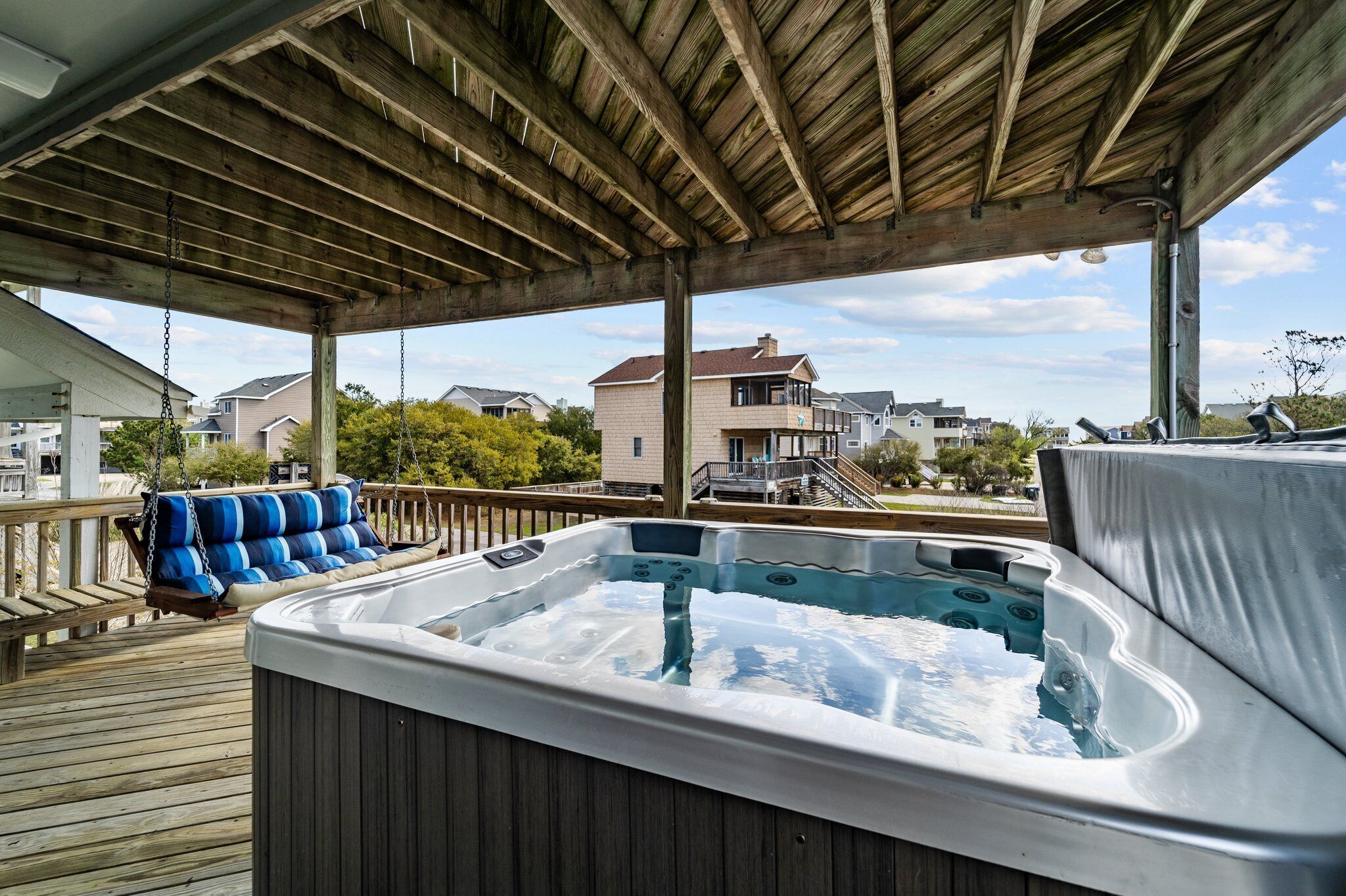 Tina de hidromasaje al aire libre