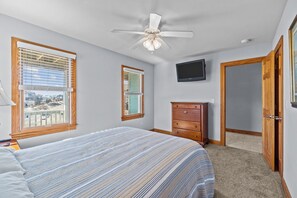 6 bedrooms, WiFi, bed sheets