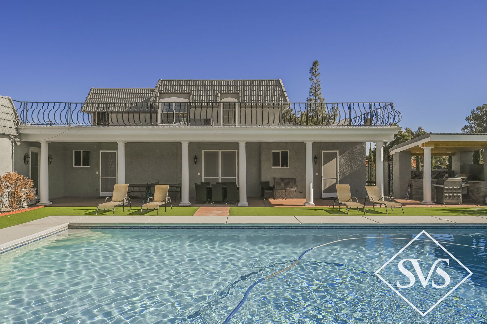 SVS: 4 Bedroom Las Vegas Home with Pool/Grill/Balcony/Ping Pong/Mini Golf