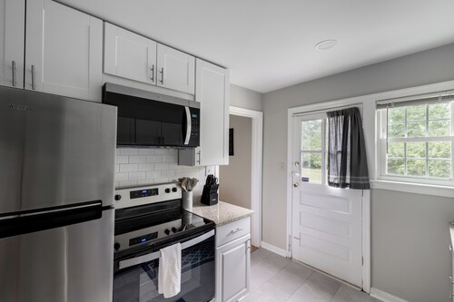 King Bed!  Cozy Home Minutes from Broad Ripple Ave