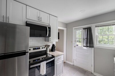 King Bed!  Cozy Home Minutes from Broad Ripple Ave