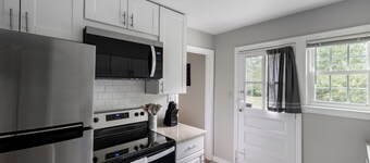 King Bed! Cozy Home Minutes from Broad Ripple Ave