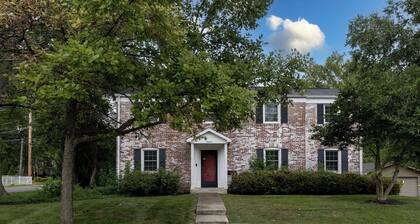 King Bed! Cozy Home Minutes from Broad Ripple Ave