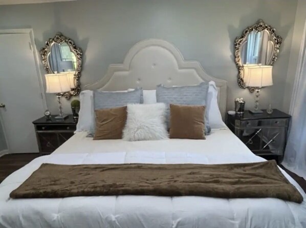 3 bedrooms, desk, iron/ironing board, free WiFi