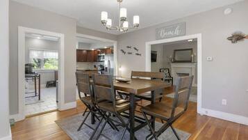 Comfort Duplex, 3 Bedrooms | Living area