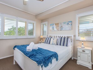 2 عدّة غرف نوم وواي فاي مجانًا وملاءات أسرّة