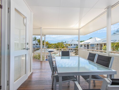 Hastings Cove 2 Bedroom Ground Floor Apartment!