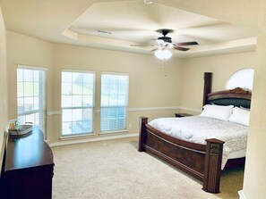 6 Schlafzimmer, Bügeleisen/Bügelbrett, kostenloses WLAN, Bettwäsche