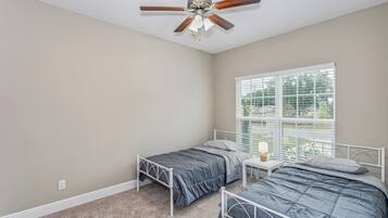 3 chambres, bureau, Wi-Fi, literie fournie