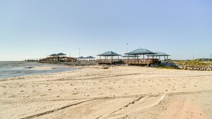 På stranden