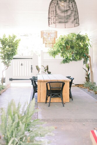 Sonoma Retro '49 restored cottage offers wine country luxe and ideal convenience