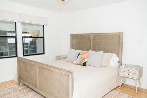 3 habitaciones, tabla de planchar con plancha, wifi y ropa de cama 