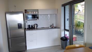 Fridge, microwave, oven, coffee/tea maker