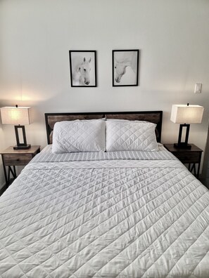 1 habitación, tabla de planchar con plancha, wifi gratis y ropa de cama