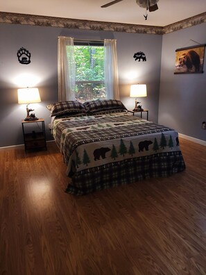 3 bedrooms, desk, free WiFi, bed sheets